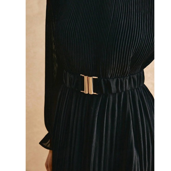 Black Boho Mini Pleated Dress Belted, Elastic, Long Sleeve - Picture 12 of 13